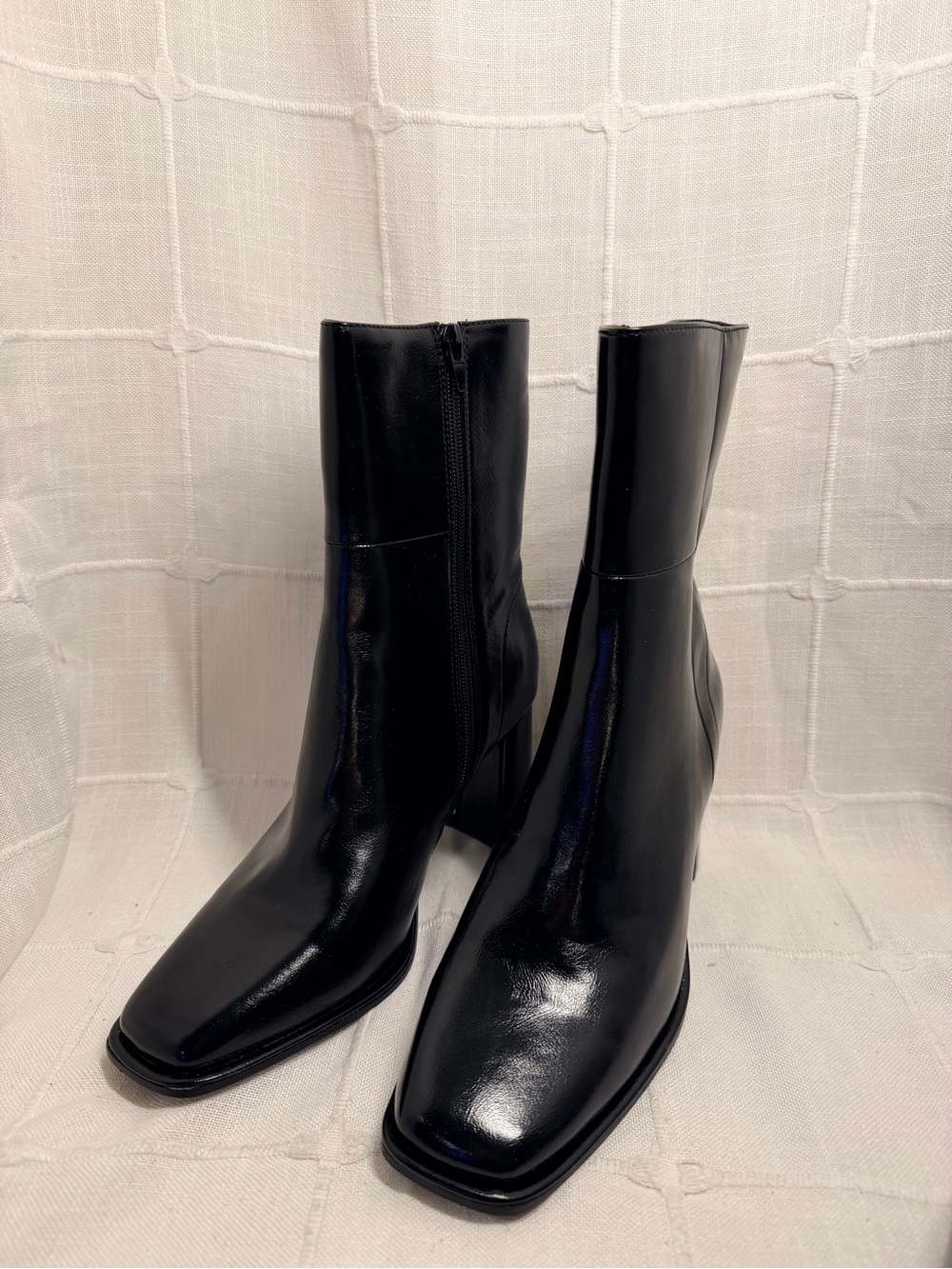 NWT Madden Girl Monicaa Black Shiny Square Toe Boots Size 8
